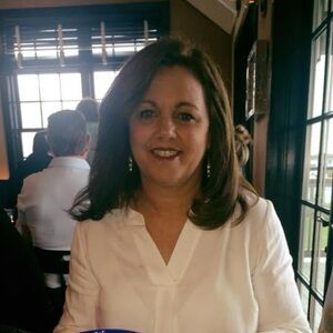 Karen Kane floral top has sleeves size large I bought it last year beautiful